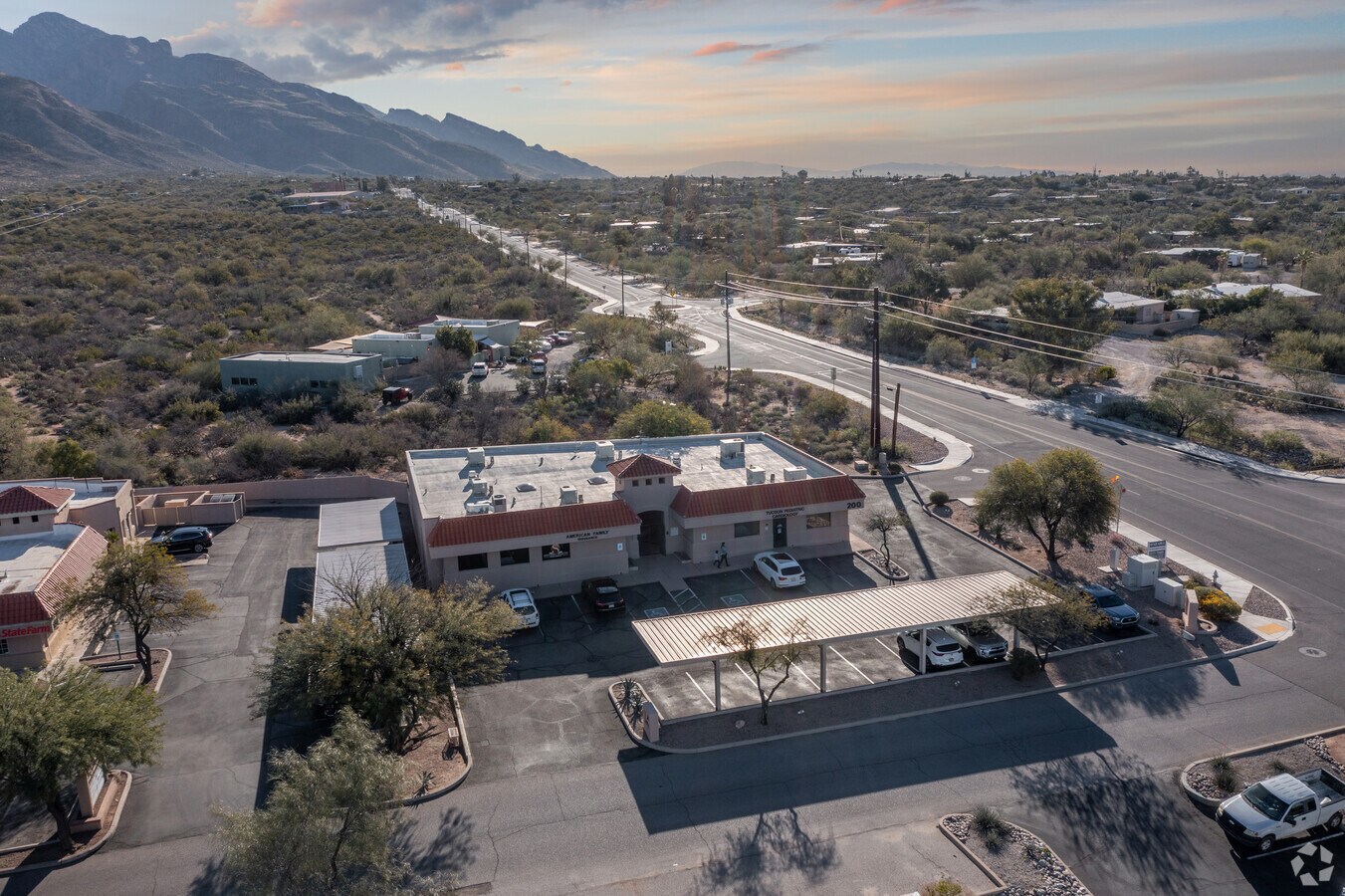200 W Magee Rd, Tucson, AZ 85704