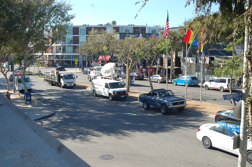 8720 Santa Monica Blvd, West Hollywood, CA for lease - Building Photo - Image 3 of 13