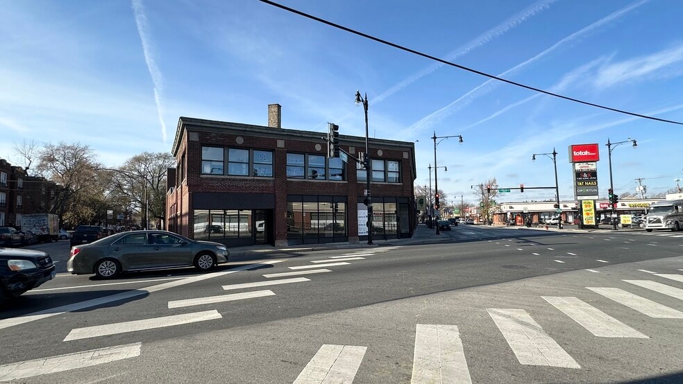 3300-3314 N Milwaukee Ave, Chicago, IL for lease - Building Photo - Image 3 of 6