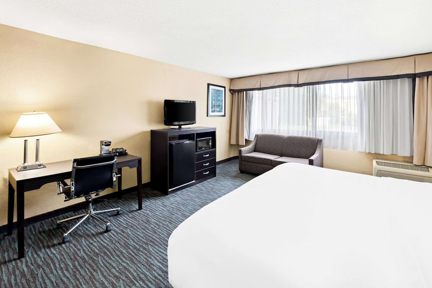 10 Rockridge Rd, Englewood, OH for sale - Building Photo - Image 3 of 7