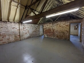 By Pass, Guildford for lease Interior Photo- Image 2 of 3