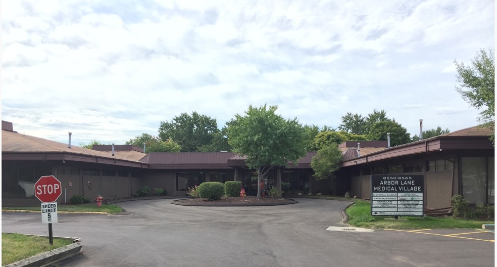 8550-8565 N Silvery Ln, Dearborn Heights, MI for lease - Building Photo - Image 1 of 3