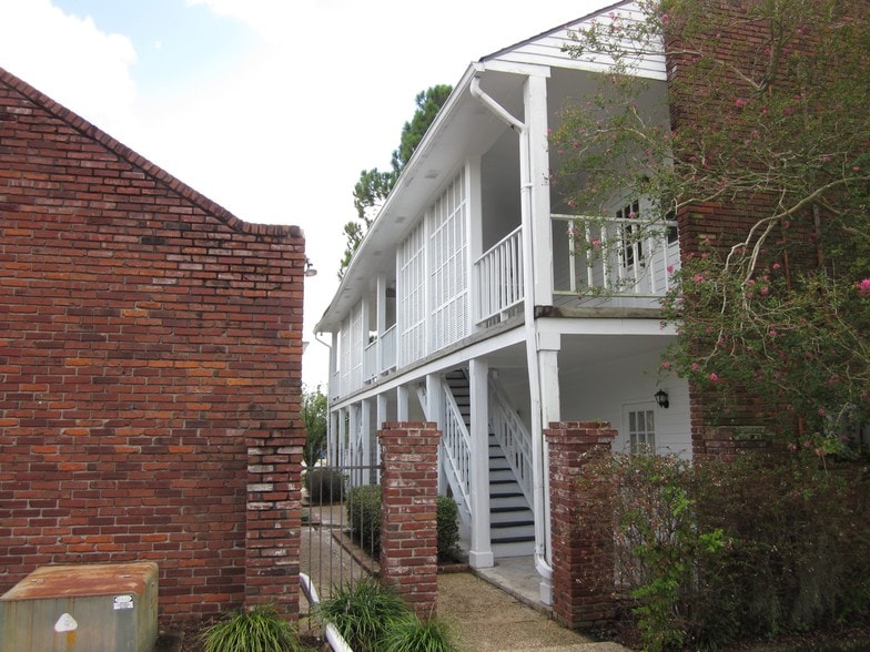 11603 Newcastle Ave, Baton Rouge, LA for sale - Primary Photo - Image 1 of 50