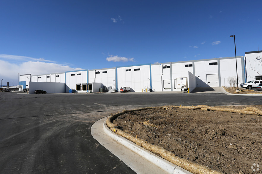 200 E 55th Ave, Denver, CO for lease - Building Photo - Image 3 of 8