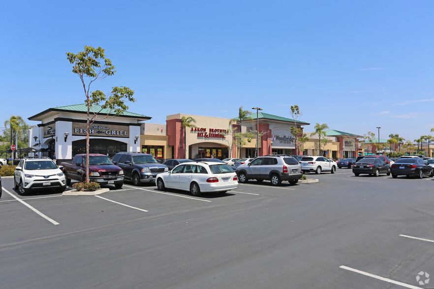 1530-1880 Camino De La Reina, San Diego, CA for lease - Building Photo - Image 2 of 4