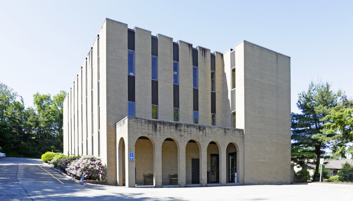 4232 Northern Pike, Monroeville, PA for lease Building Photo- Image 1 of 17