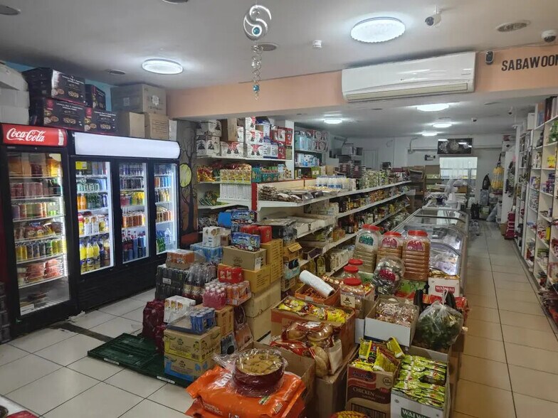 Retail in Lille for sale - Interior Photo - Image 3 of 3