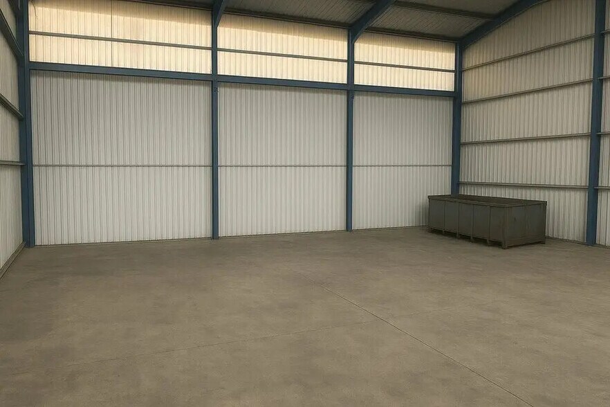 Flex in Bordeaux for lease - Interior Photo - Image 2 of 5