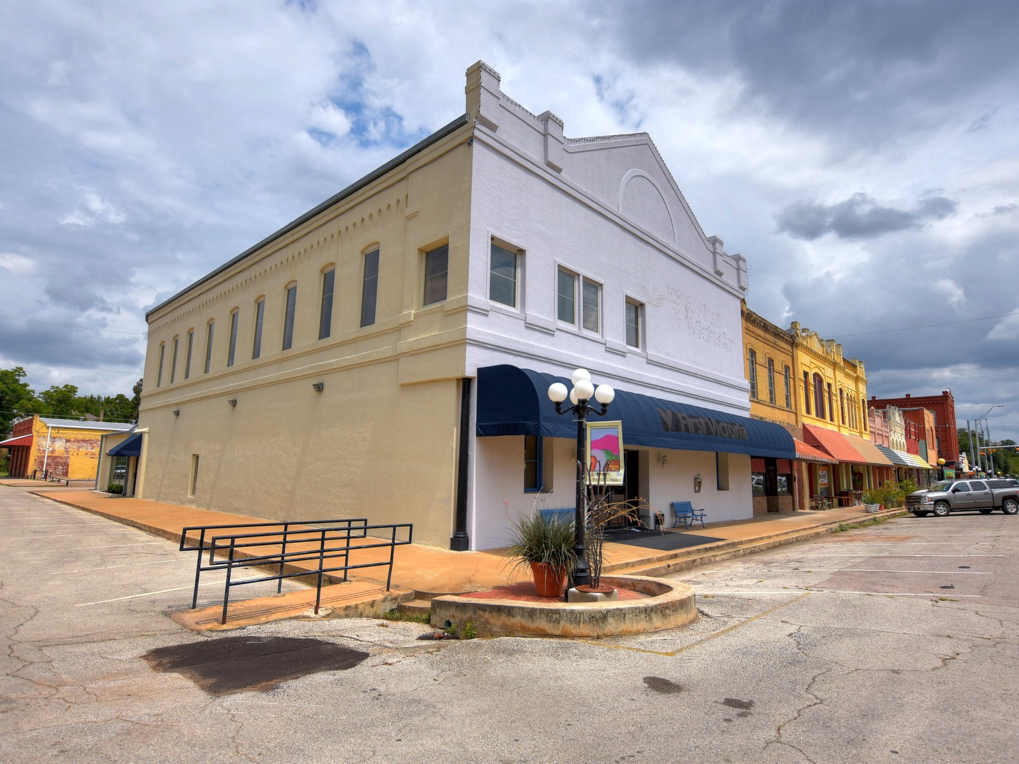 201 Main St, Smithville, TX for sale Building Photo- Image 1 of 1