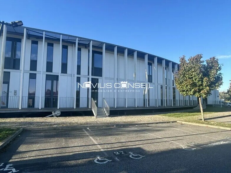 Office in Toulouse for lease - Building Photo - Image 2 of 7
