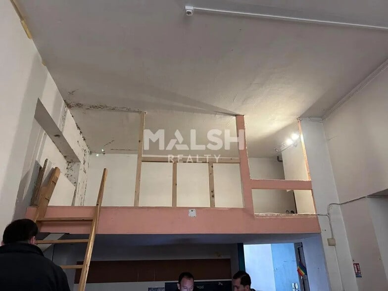 Retail in Lyon for lease - Interior Photo - Image 3 of 5