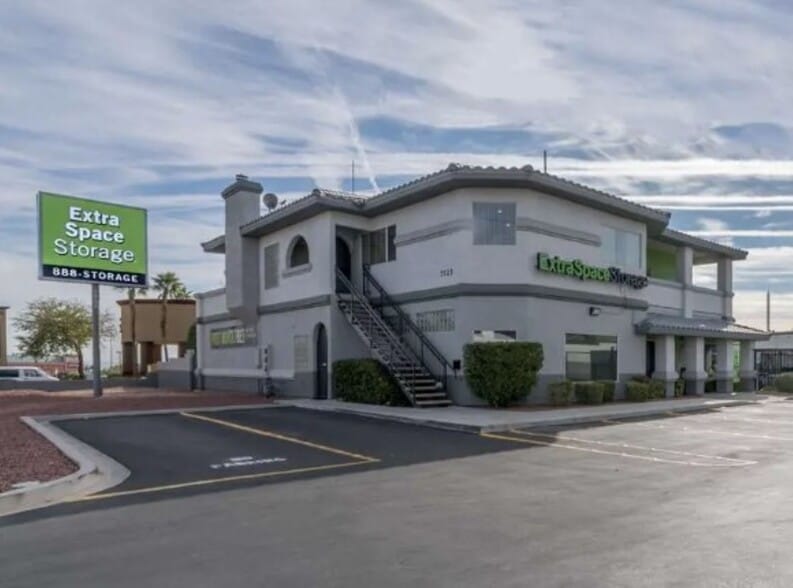 7525 W Sahara Ave, Las Vegas, NV for lease - Building Photo - Image 1 of 1