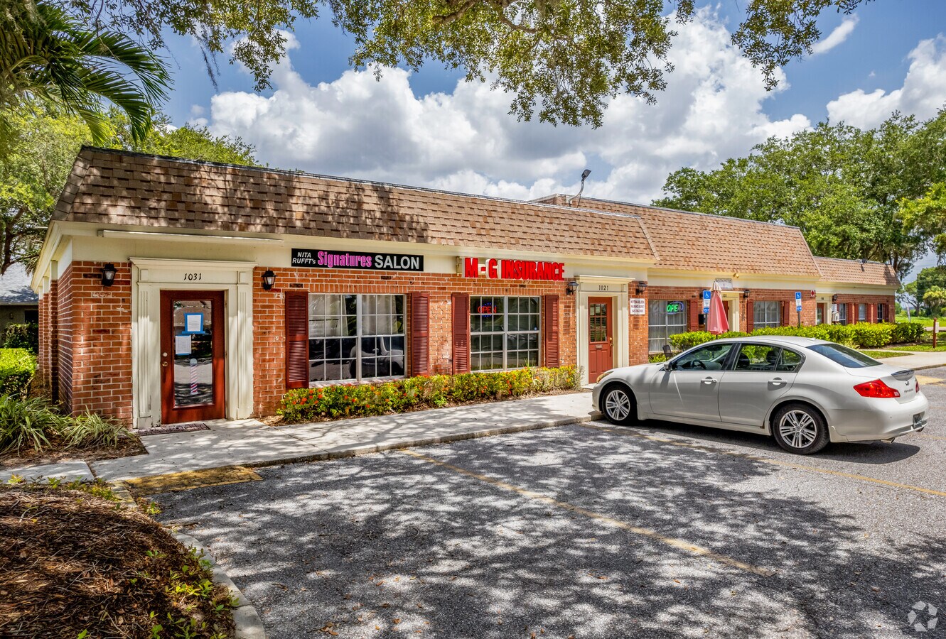 1021 Carlton Arms Blvd, Bradenton, FL 34208