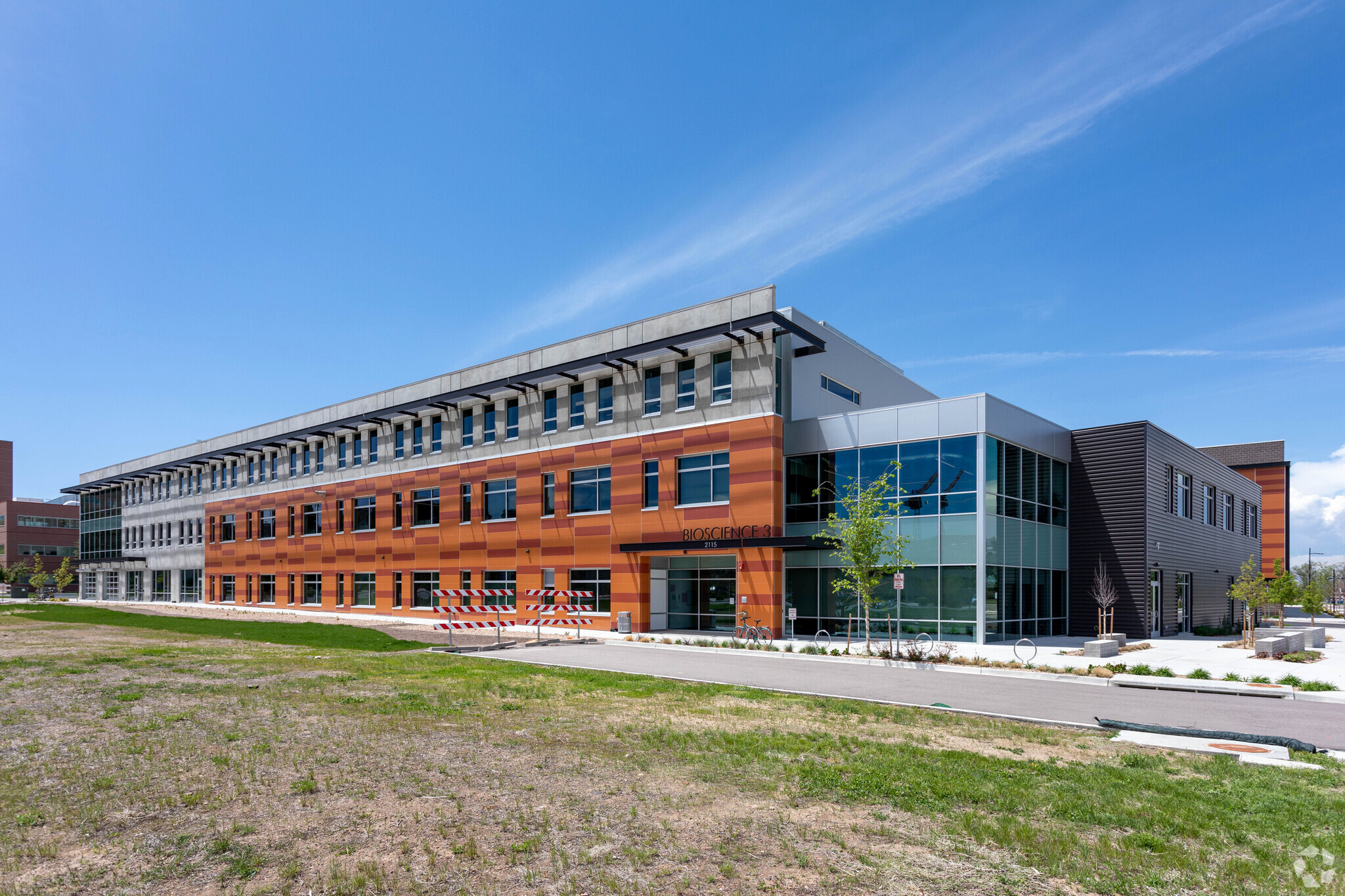 2115 N Scranton Way, Aurora, CO for lease Building Photo- Image 1 of 9