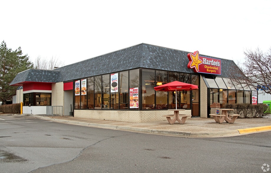 320 Main St W, Sleepy Eye, MN for lease - Building Photo - Image 2 of 11