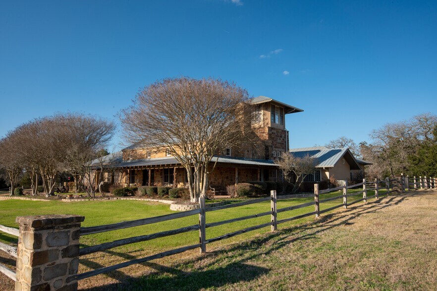 4611 Fm 535, Cedar Creek, TX 78612