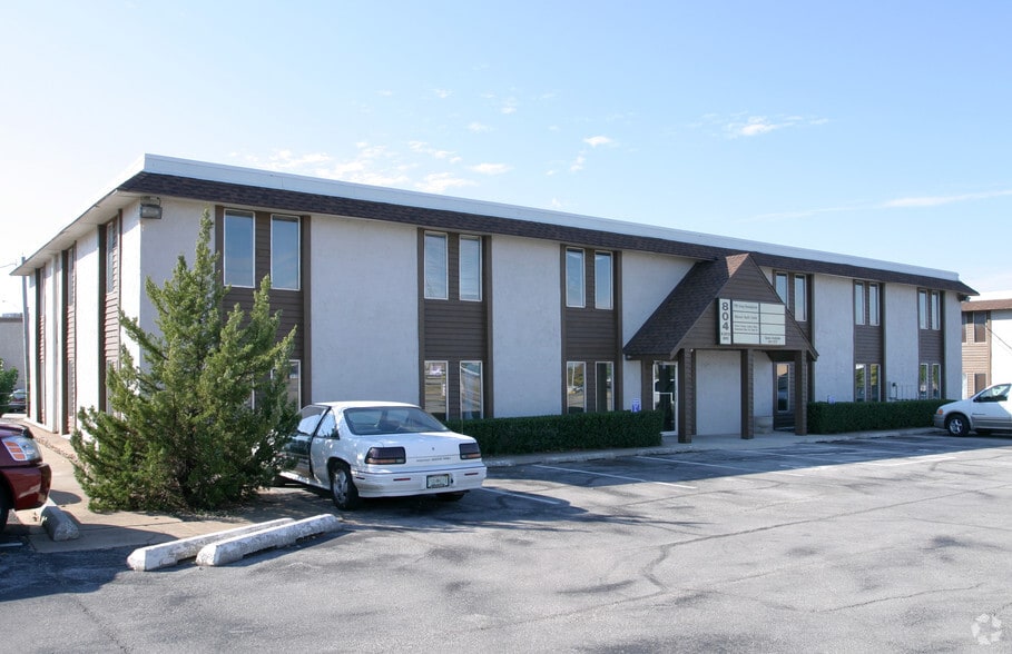 804 W Curtis Dr, Midwest City, OK for sale - Primary Photo - Image 1 of 4