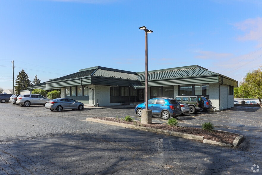 2360 Orchard Lake Rd, Sylvan Lake, MI for lease - Building Photo - Image 3 of 3