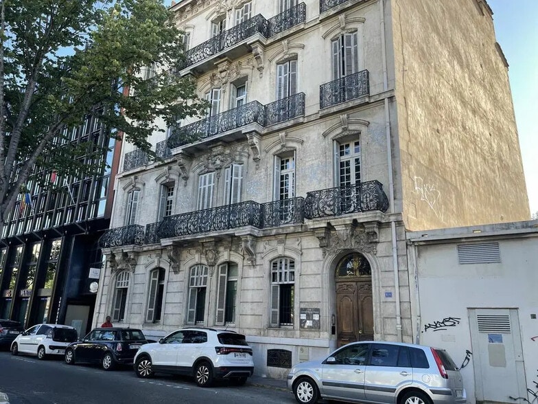 Office in Marseille for sale - Building Photo - Image 1 of 14