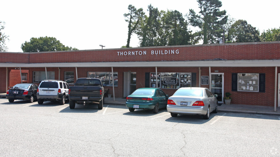 1830-1834 Pembroke Rd, Greensboro, NC for sale - Primary Photo - Image 1 of 1