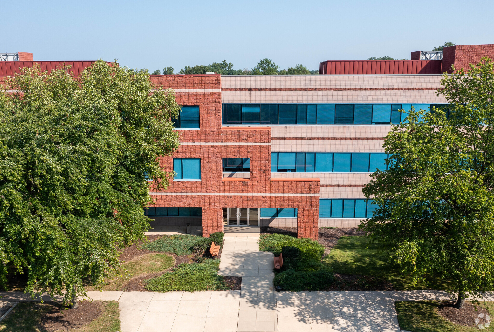 6325 Woodside Ct, Columbia, MD 21046 - Woodside Executive Center | LoopNet