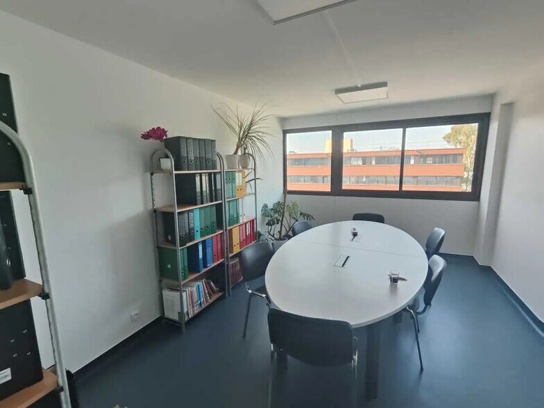 3 Allée Des Garays, Palaiseau for lease - Interior Photo - Image 2 of 9