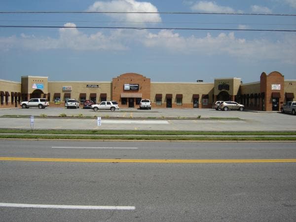 235 W Line St, Calhoun, GA for sale - Primary Photo - Image 1 of 1