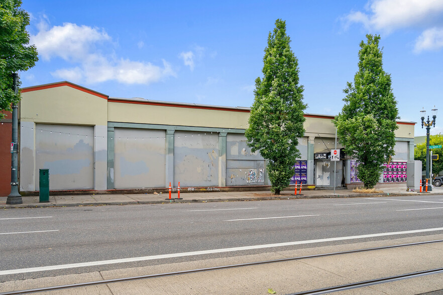 1205 SE Grand Ave, Portland, OR for lease - Building Photo - Image 1 of 7