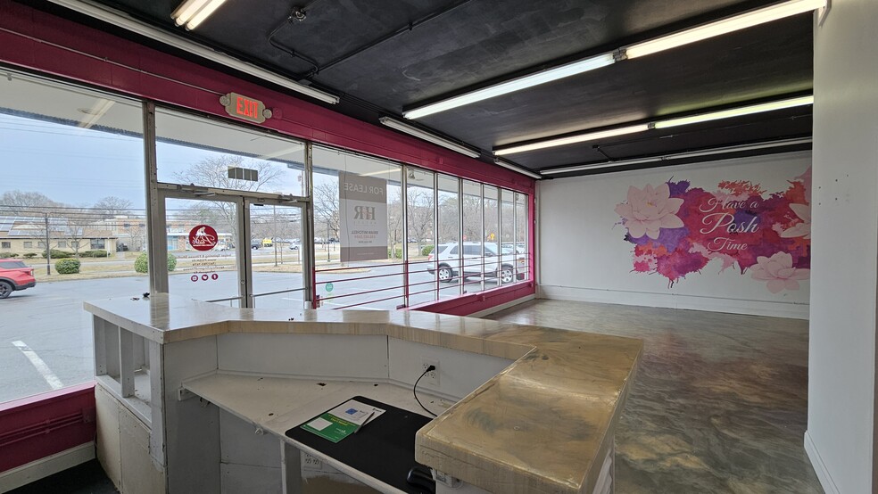 9933-9937 Rhode Island Ave, College Park, MD for lease - Building Photo - Image 2 of 9