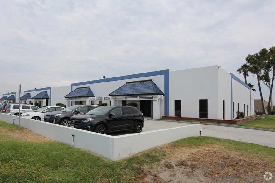 7471-7495 Anaconda Ave, Garden Grove, CA for lease - Primary Photo - Image 1 of 5