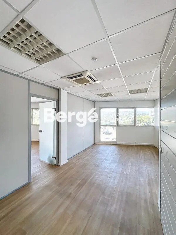 Vente Bureaux 284 m² - Photo 1