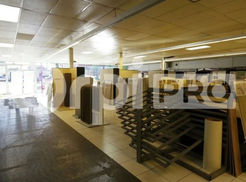 Flex in Soissons for lease Interior Photo- Image 1 of 11