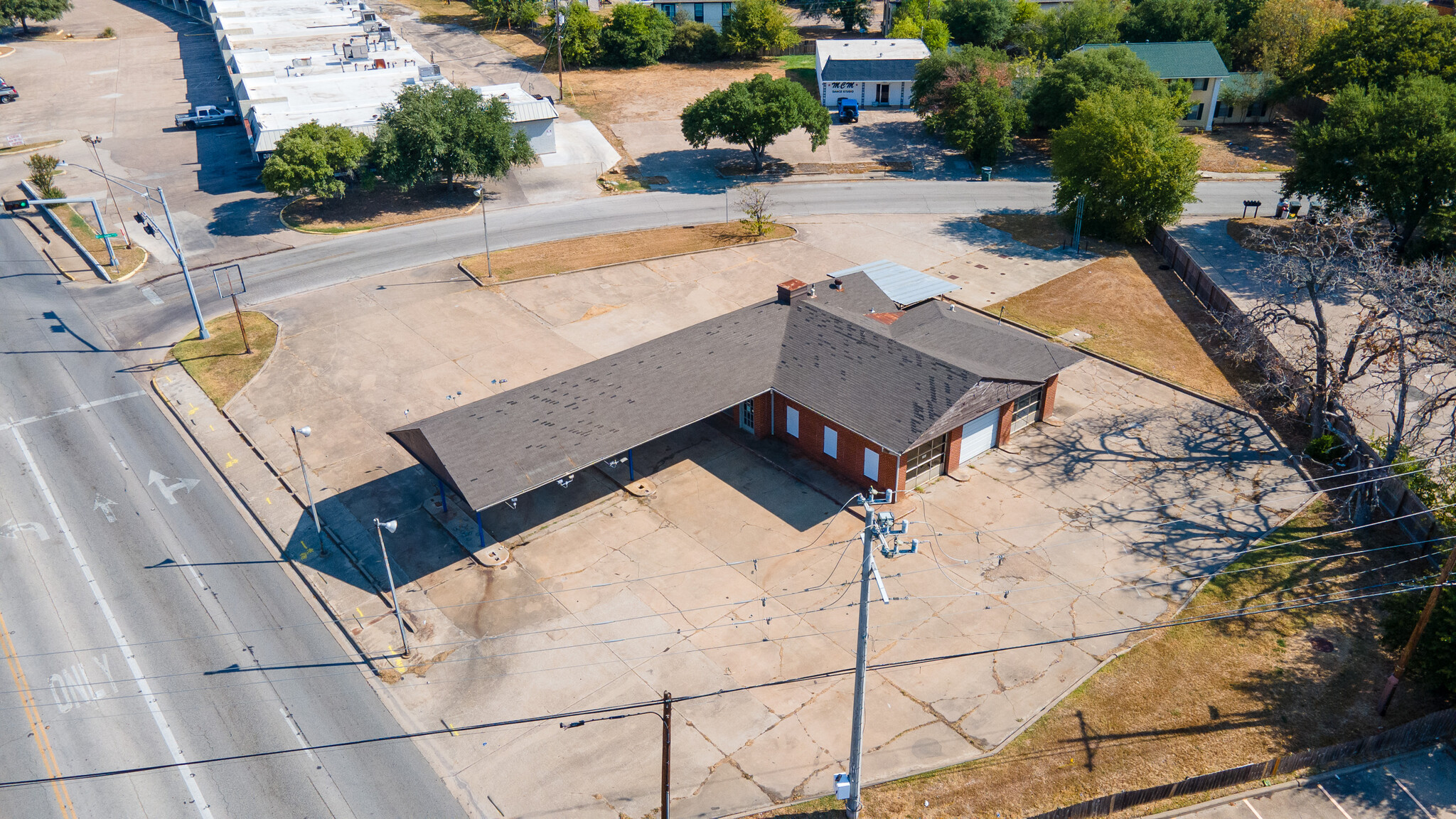 3901 E 29th St, Bryan, TX for lease Building Photo- Image 1 of 9