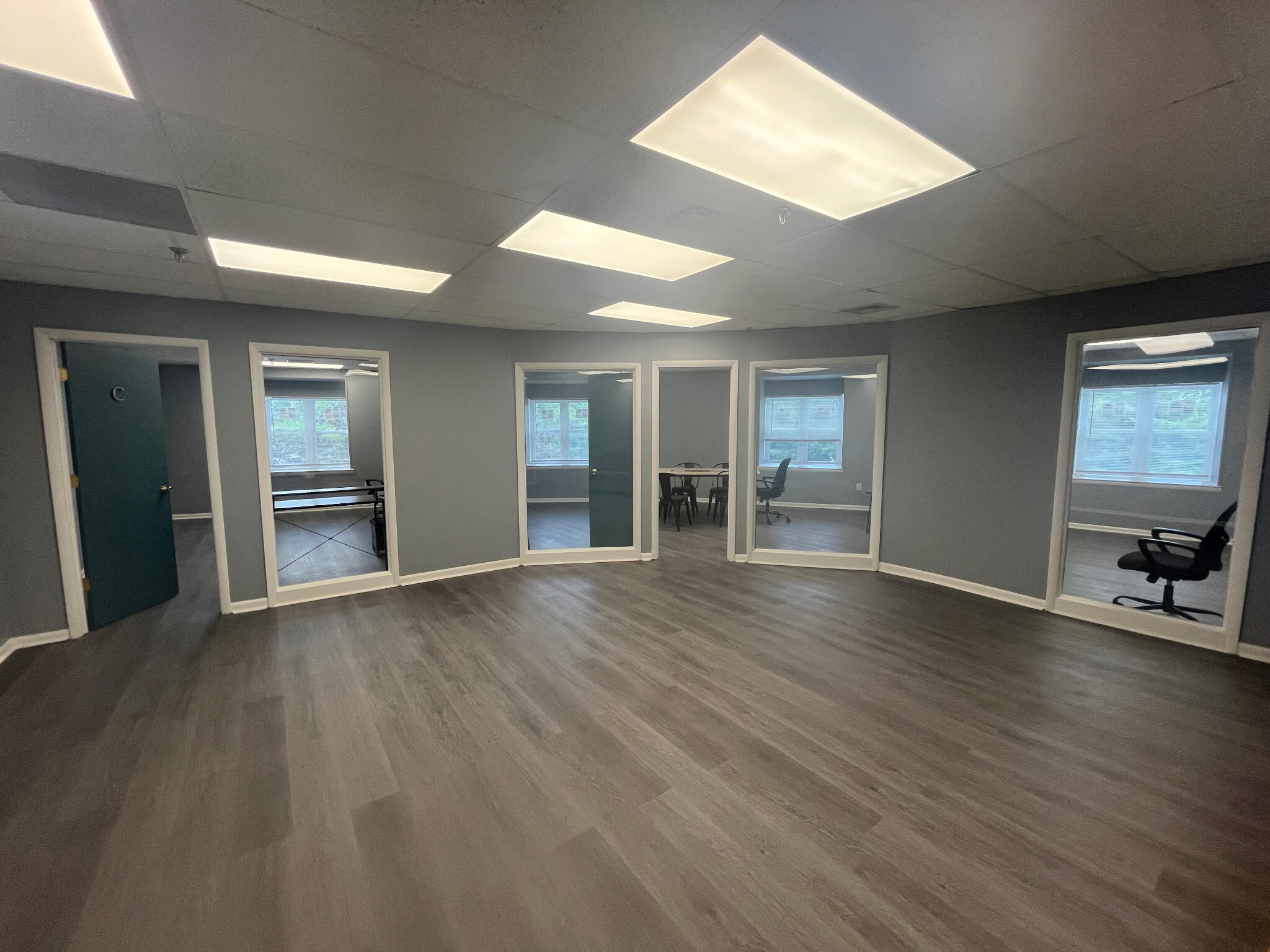 4201 Church Rd, Mount Laurel, NJ for lease Interior Photo- Image 1 of 5