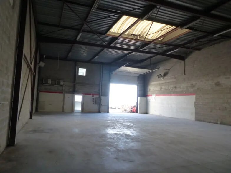 Flex in Chilly-Mazarin for lease - Interior Photo - Image 3 of 4