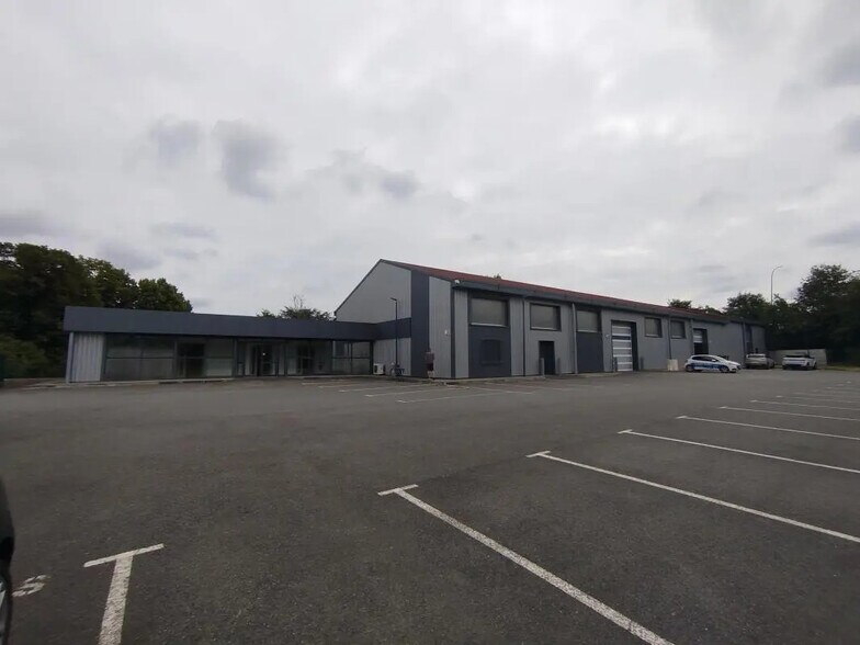 Office in Toulouse for lease - Building Photo - Image 3 of 10