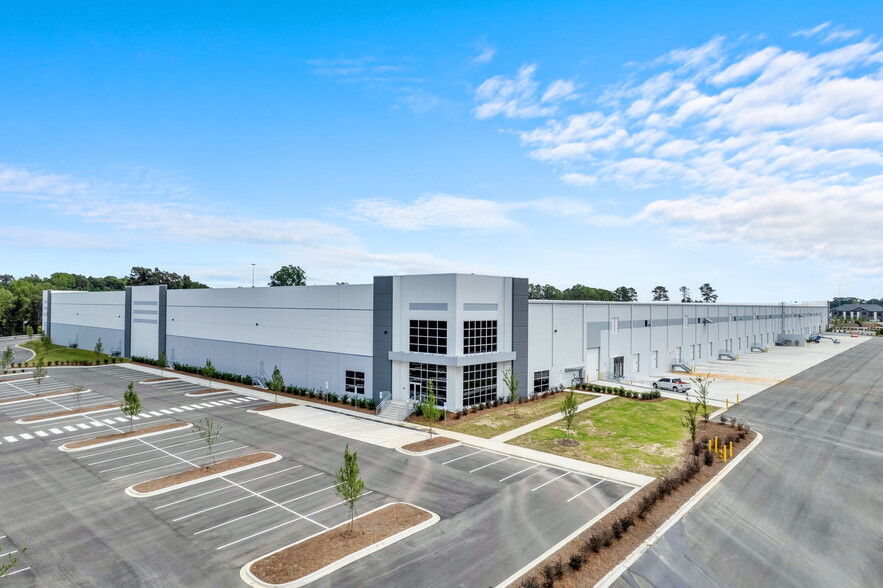 11320 Beltway Industrial Dr, Huntersville, NC for lease - Building Photo - Image 1 of 7