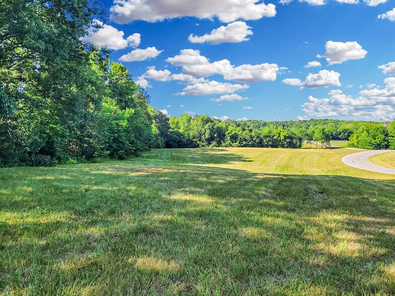 10 Parc Forest Trl, Hawk Point, MO 63349