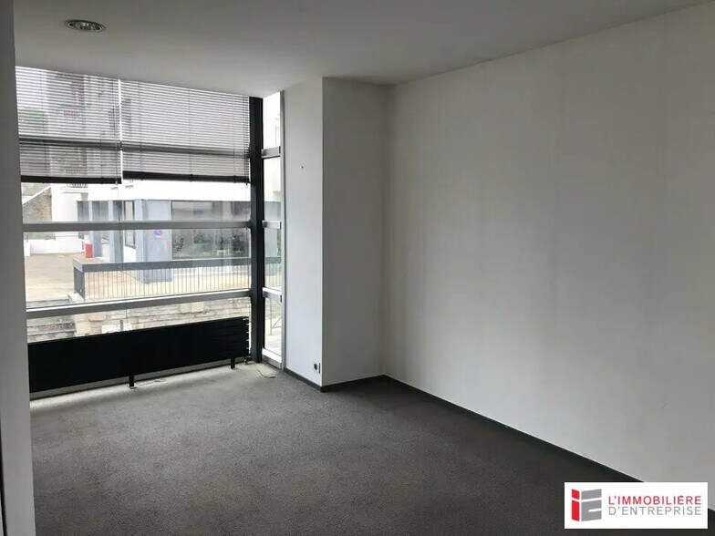 Office in Lannion for sale - Building Photo - Image 2 of 10