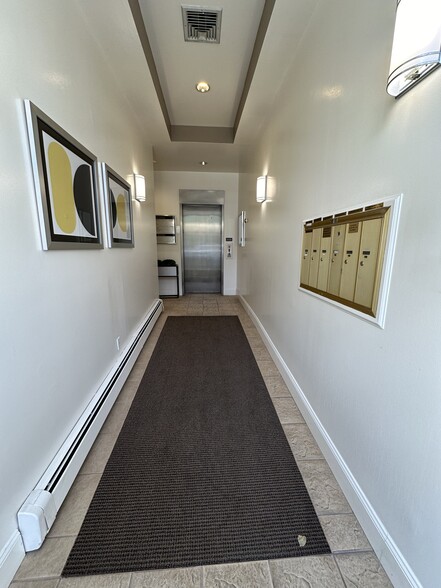35-37 Purchase St, Rye, NY for lease - Lobby - Image 3 of 7