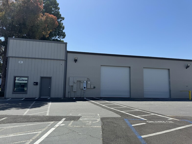 2322 Gold River Rd, Rancho Cordova, CA for lease - Building Photo - Image 2 of 4