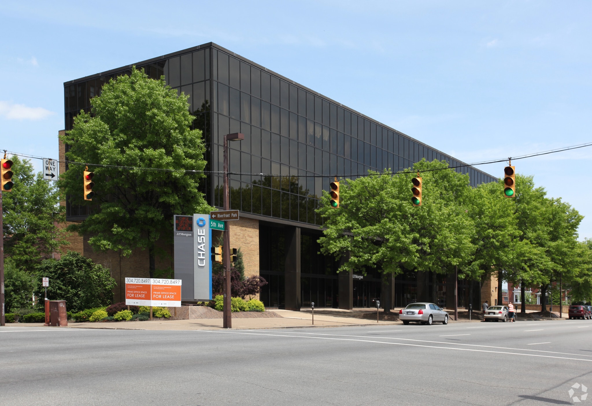 1000 Fifth Ave, Huntington, WV for lease Primary Photo- Image 1 of 40