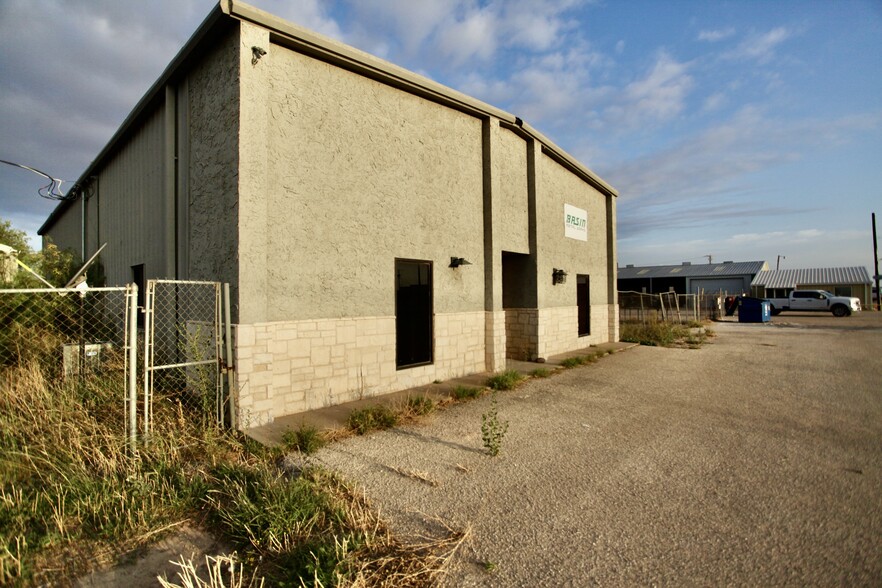 2702 S County Road 1257, Midland, TX for lease - Building Photo - Image 3 of 12