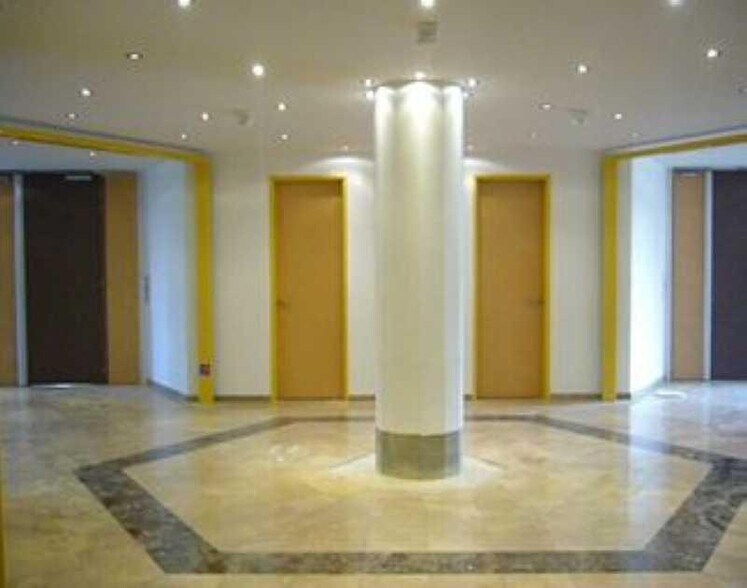 Office in Saint-Aubin for lease - Building Photo - Image 3 of 6