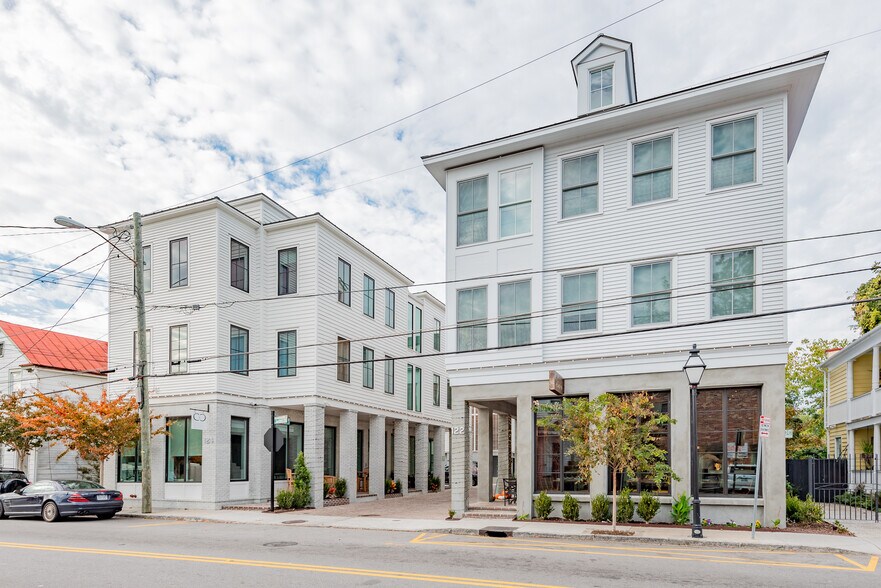 122-124 Spring St, Charleston, SC 29403 - Sanctuary Court
