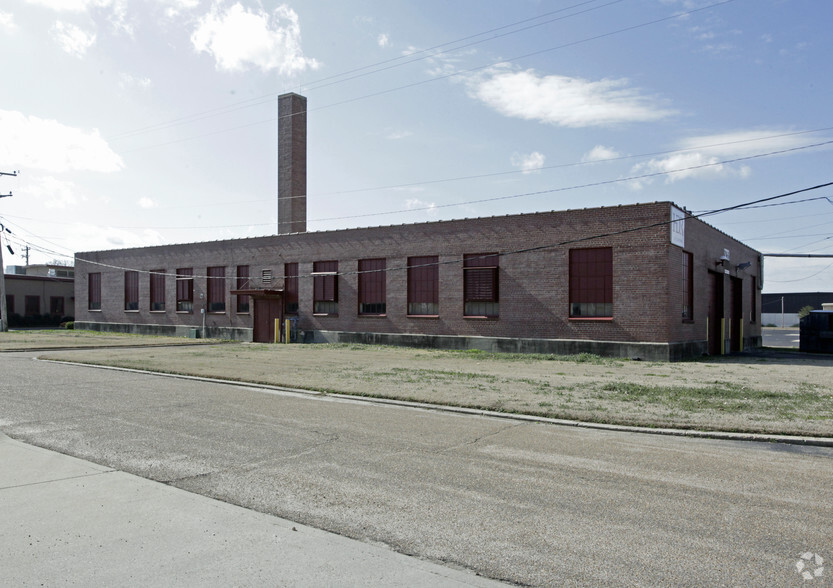 2241 Truitt St, Memphis, TN for lease - Building Photo - Image 2 of 2