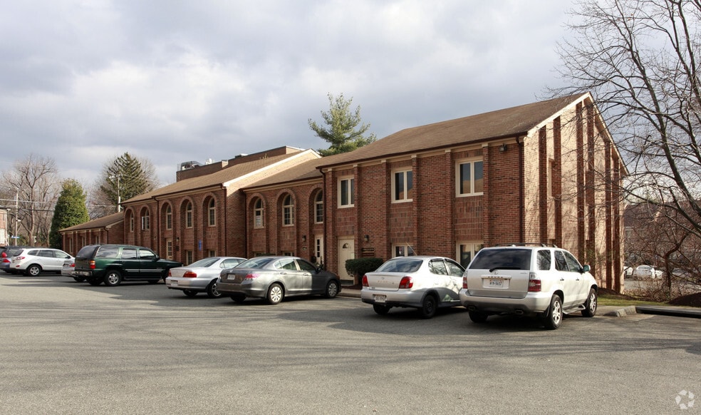 7002-7027 Evergreen Ct, Annandale, VA for lease - Primary Photo - Image 1 of 15