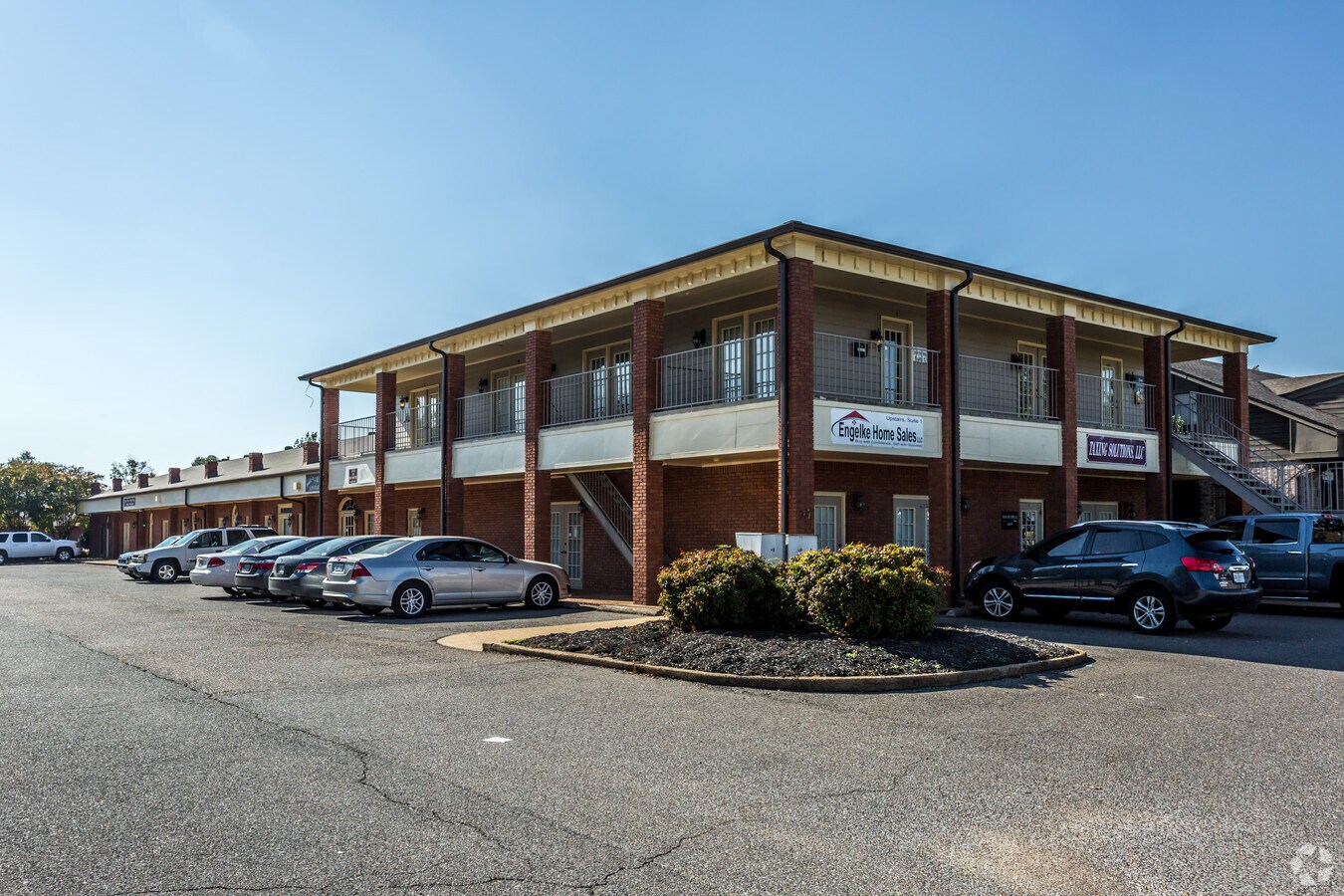 187 Stateline Rd E, Southaven, MS 38671