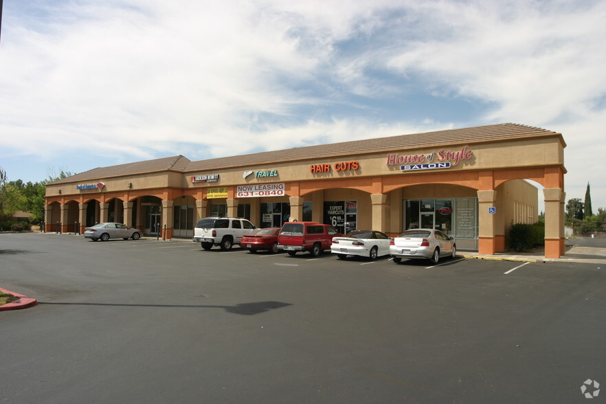 8363-8383 Folsom Blvd, Sacramento, CA for lease - Building Photo - Image 3 of 12