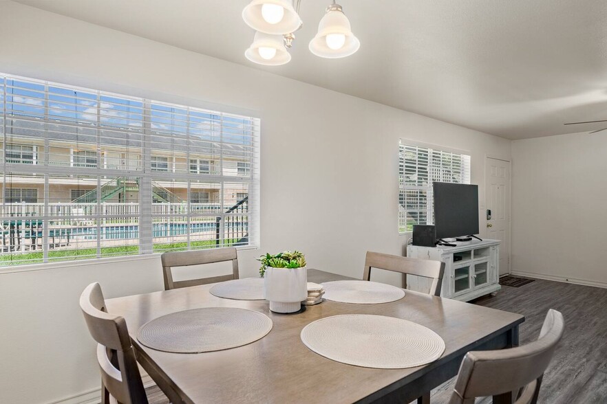 201 Taylor Rd, Falfurrias, TX 78355 Sundance Apartments